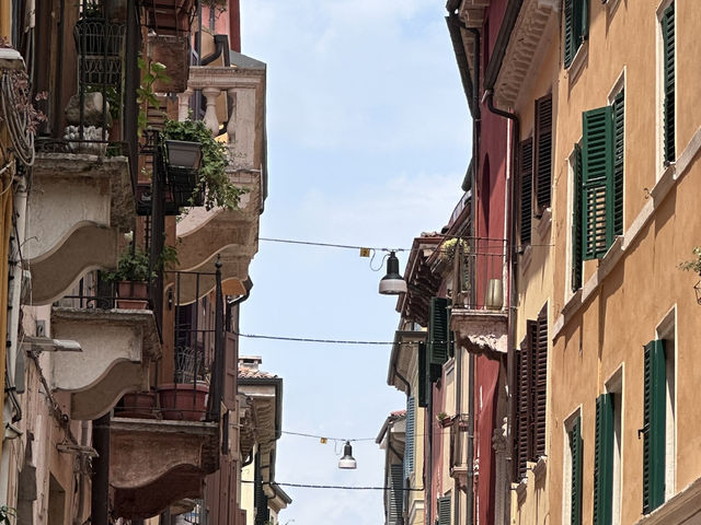 🌍 Verona – Where Romance Meets History! ❤️🇮🇹