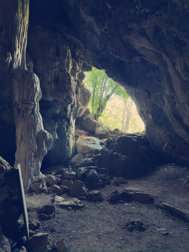 One of top 3 caves to visit in Sam Roi Yot National Park