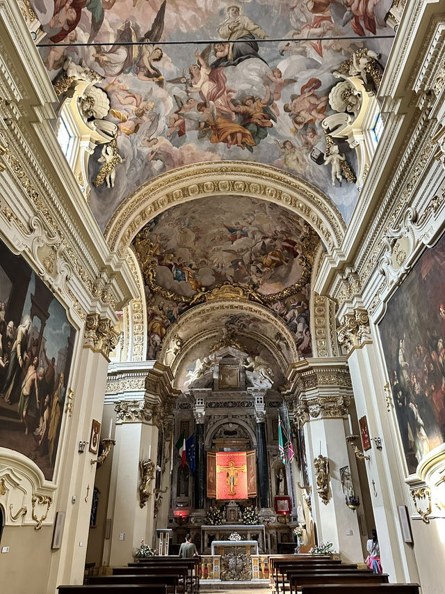 Siena’s Cathedral Quarter: A Medieval Wonderland Awaits!