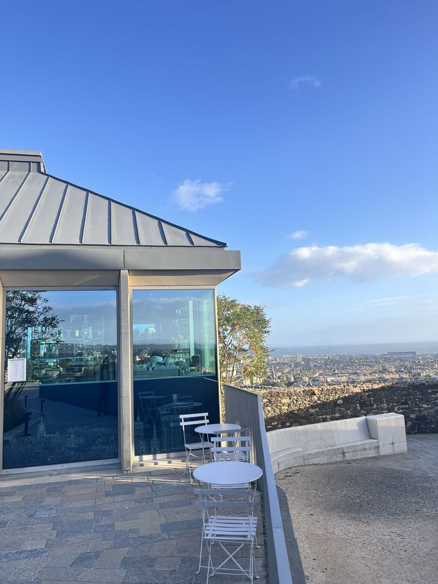 ☕️ Cafe in the Sky: A Carlton Hill Reverie