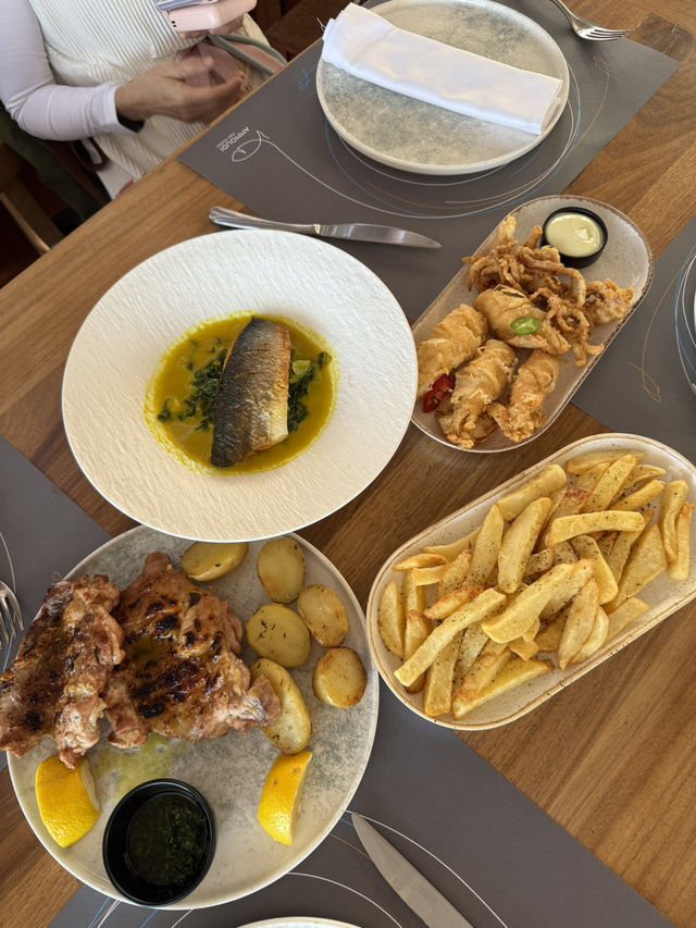 Dining at Ammoudi Fish Tavern: Seafood Dreams & Sunset Vibes 🌅