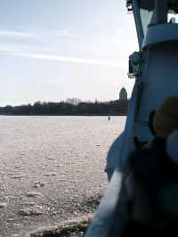 Helsinki City-Ferry to its Island