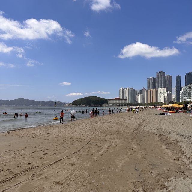 Busan’s best beach, Haeundae Beach 🏝️🌞🌊