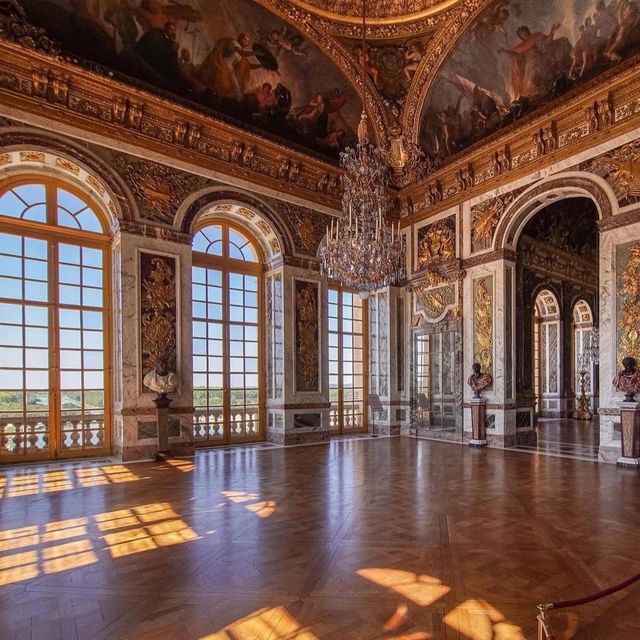 Chateau Versailles: A Stroll Through Opulence