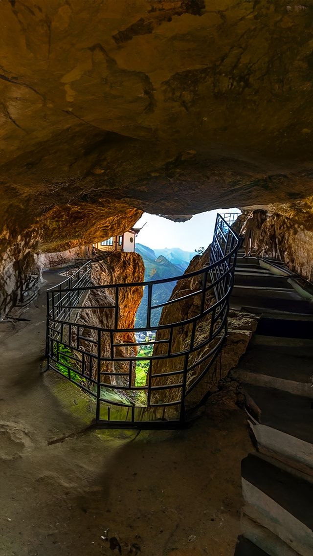 總要去一趟雁蕩山吧，一座神奇的山峰，大自然的鬼斧神工在這裡展現得淋漓盡致