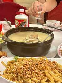 跟住柴九哥去穩食😋