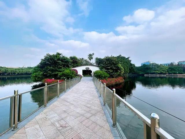 One of the most romantic parks in Guangzhou!!! Free!!!