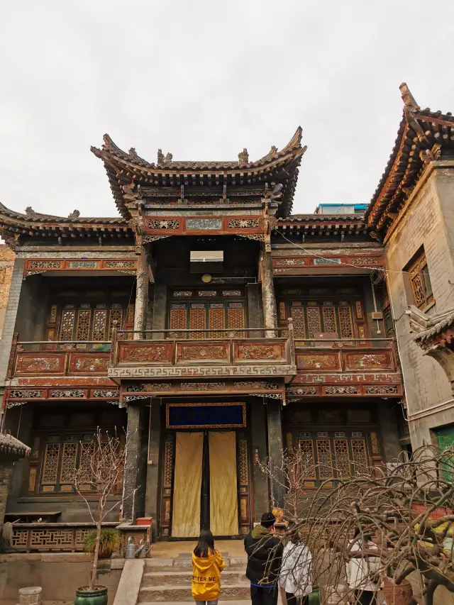 Take a wild 10,000-step journey back to Hui Min Street! That's how the locals do it