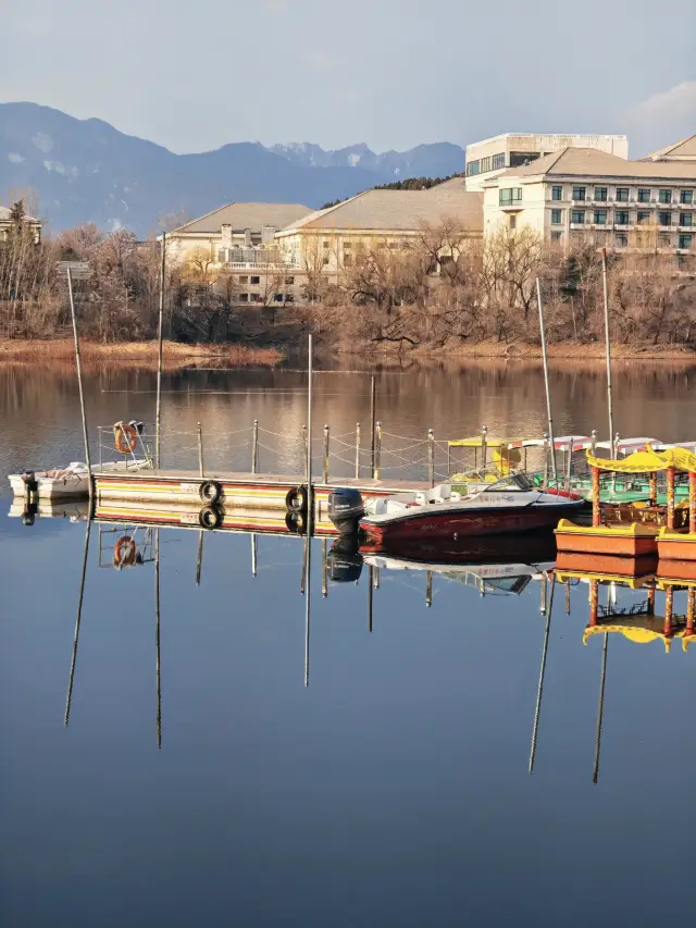 Yanqi Lake, a poetic dwelling place