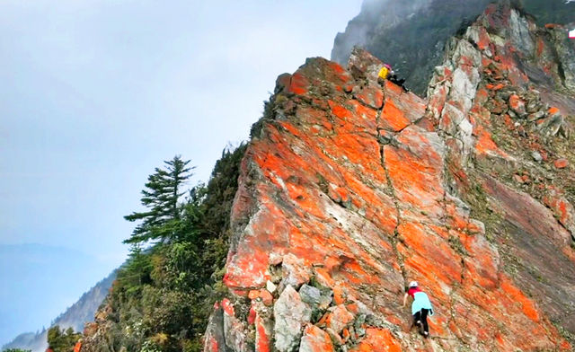 雪寶頂與火焰峰，冒著生命危險去探索