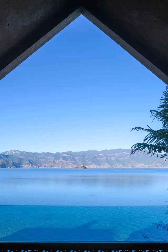 I stayed at Lugu Lake for over a week and found these must-stay hotels