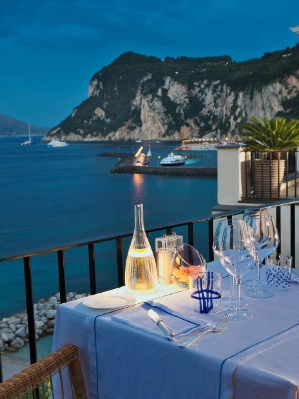 Capri's Cozy Corners: Top Hotel Picks 🌟🏨🍋