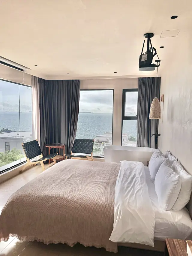 Xiamen! Seaview rooms! The only downside is that it's too beautiful!!