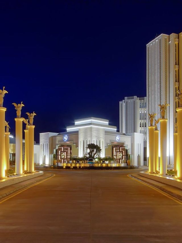 🌟 Cyprus Escapes: Top Picks for a Deluxe Stay 🌊🛎️
