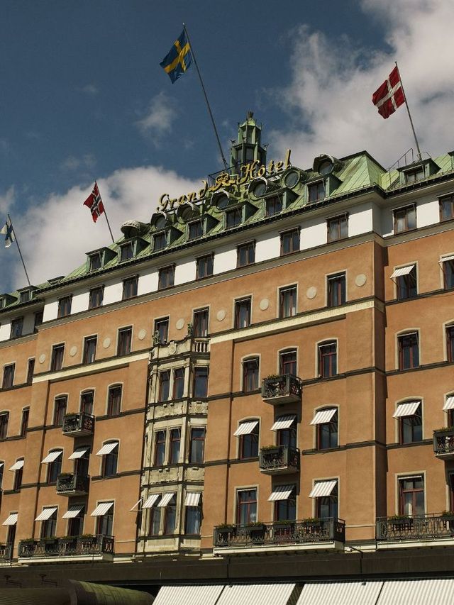 🌟 Stockholm's Chic Sleeps: Grand Hôtel's Elegance 🌟