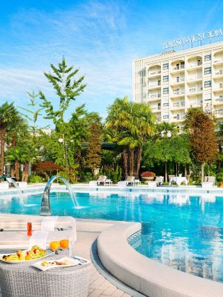 🌟 Veneto's Luxe Retreat: Grand Hotel Trieste & Victoria 🌟