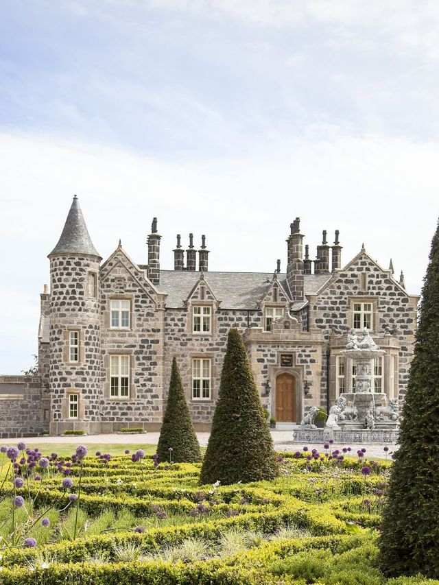 🏴✨ Scottish Charm: Unwind at Trump MacLeod House 🏰