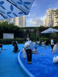 廈門遛娃｜磐基免費露天電影與藍色沙灘快樂挖沙