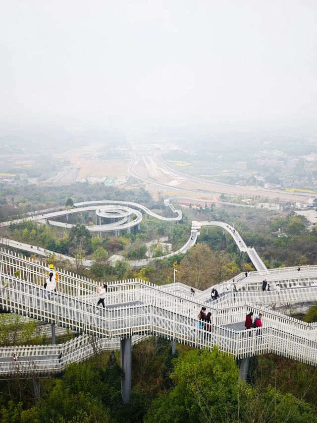 成都近郊1小時車程！免費登山徑，適合小朋友，毫無難度……。