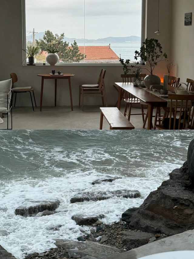 青島，距離海邊不到10米的民宿，開門就是海景。