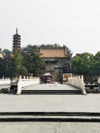 多少樓台煙雨中——金山。