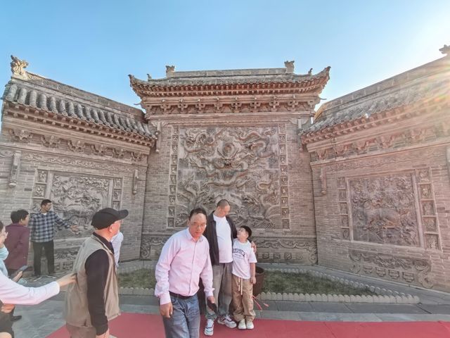 李家大院。