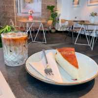 A quiet aesthetic cafe