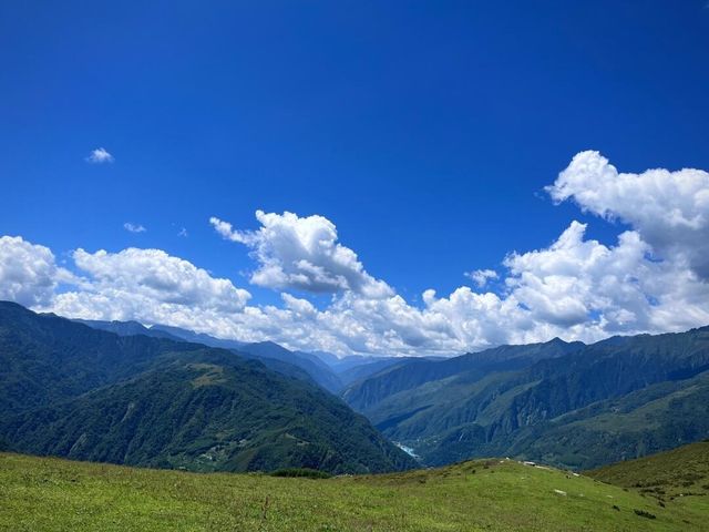 成都都有自己的阿勒泰雲中嶺徒步1日遊