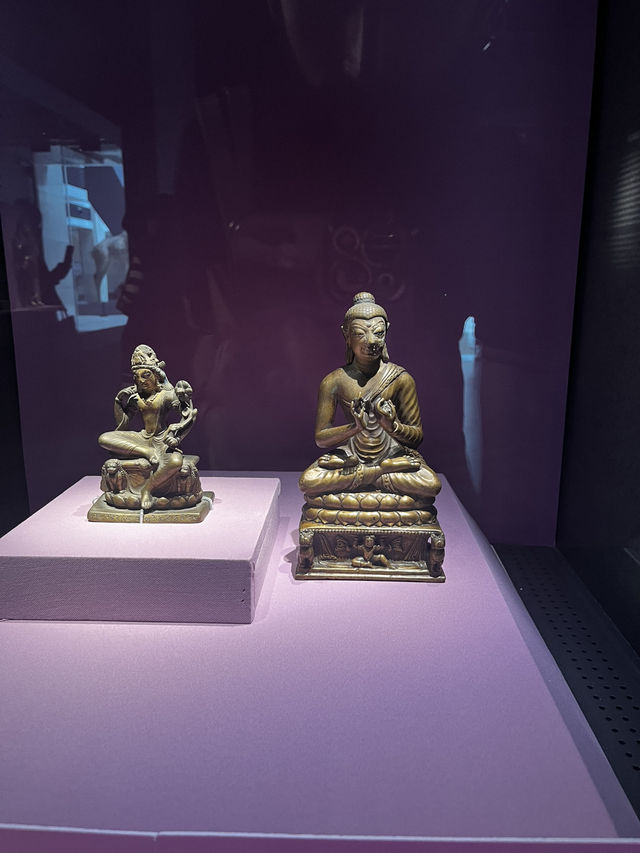 Inside the Shenzhen Art Museum 