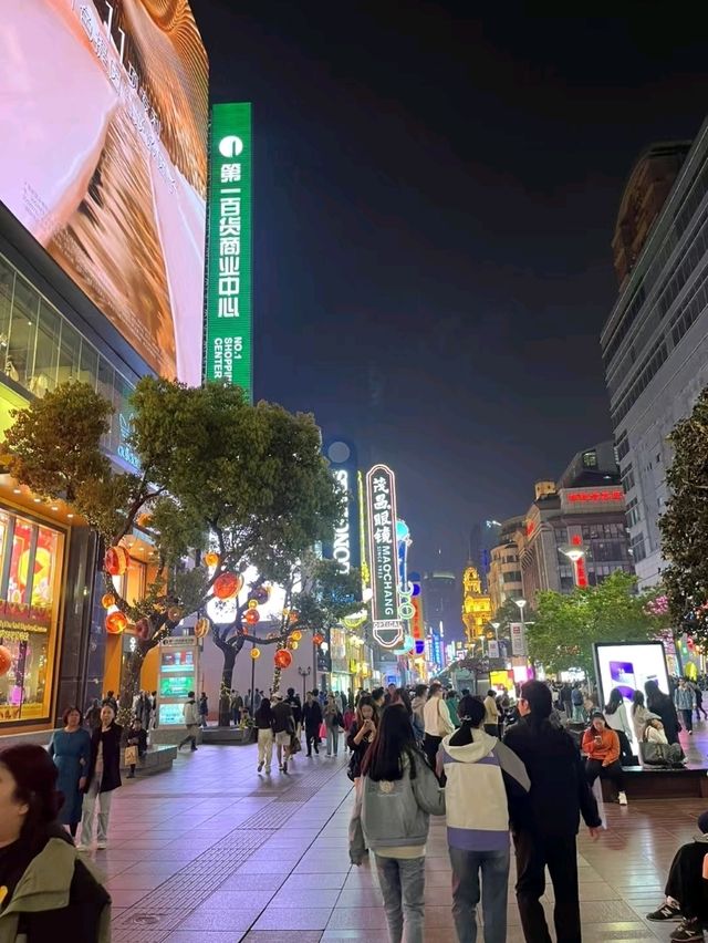 How to spend 1 day in Shanghai: From Wishes to Fishes 🌸🌊