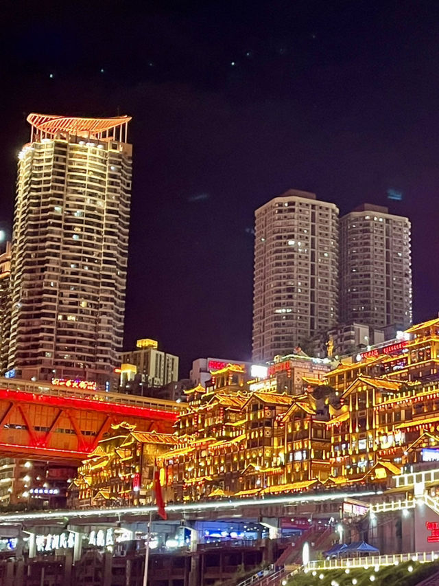 Chongqing’s Evening Charm 🤩