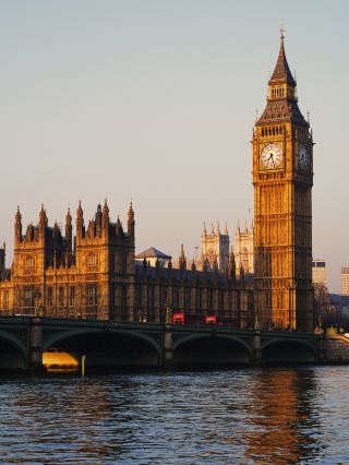 Must-know tips for taking trains in London!