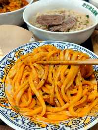 嚟呢度食泡饃嘅都係本地人，真係老陝認證。