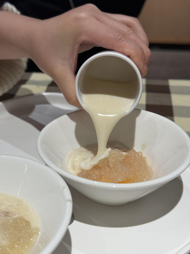 🍢御溫泉廟會根本是大胃王天堂！邊泡湯邊逛吃還能隨時出場，這波操作太貼心啦～