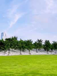 *【バンコクのオアシス：ベンジャキティ森林公園で自然と癒しを】*