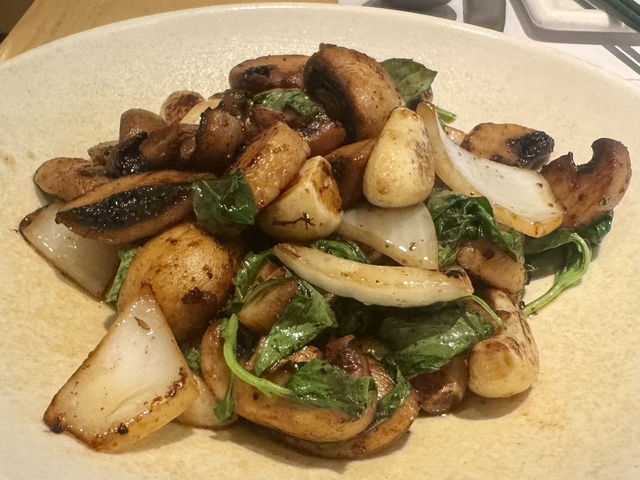 Discover the 10 Steakhouse: A Delightful Retreat After Seafood Indulgence  