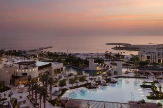Jumeirah Gulf of Bahrain: A Hidden Luxury Oasis by the Persian Gulf