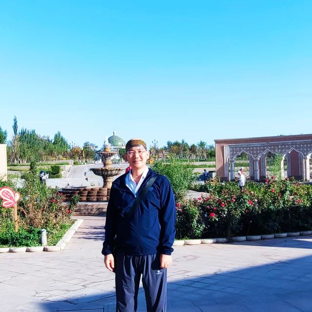 來一場說走就走的伊犁之旅，這裡是新疆的寶藏之地，既能感受到濃郁的西域風情，又能領略邊疆的壯美山河。
