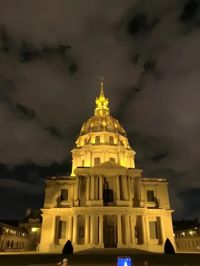 巴黎夜景觀賞攻略：埃菲爾、榮軍院與杜樂麗的浪漫三重奏