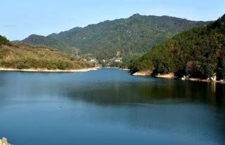 Miss it and wait another year! I encountered the entire autumn at Yingshan Red Leaf Valley