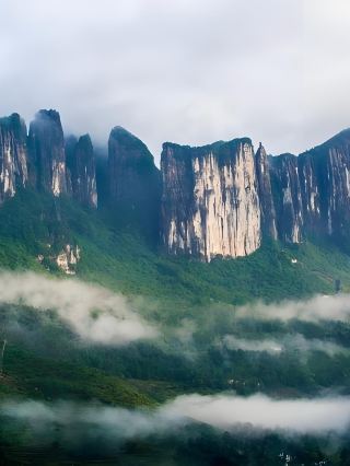 ไกด์นำเที่ยวเช่ารถยนต์ 4 วัน ณ เขตปกครองตนเองเอินสือ ถู่เจีย และเหมียว