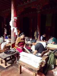 德格印經院,經版在暗室裡沉睡,文化在藏紙上流傳