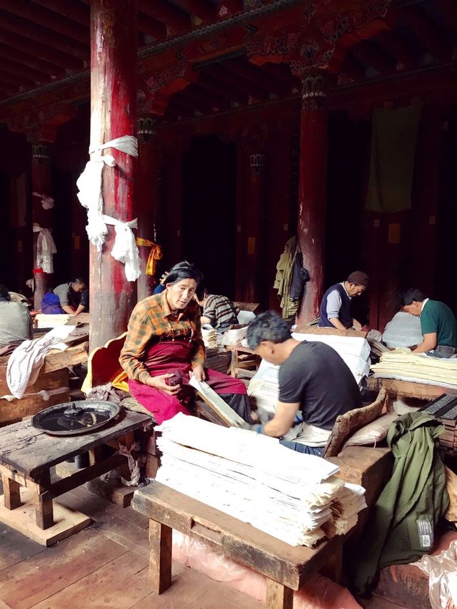 德格印經院,經版在暗室裡沉睡,文化在藏紙上流傳 德格印經院,經版在暗室裡沉睡,文化在藏紙上流傳