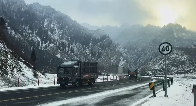 蘭州出發冰雪世界天祝祁連山馬牙雪山