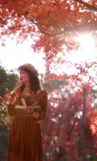 你在人潮擁擠的西湖邊,我在花開海上紅楓自由自在