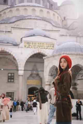 The Blue Mosque is free to enter! But you must know these rules