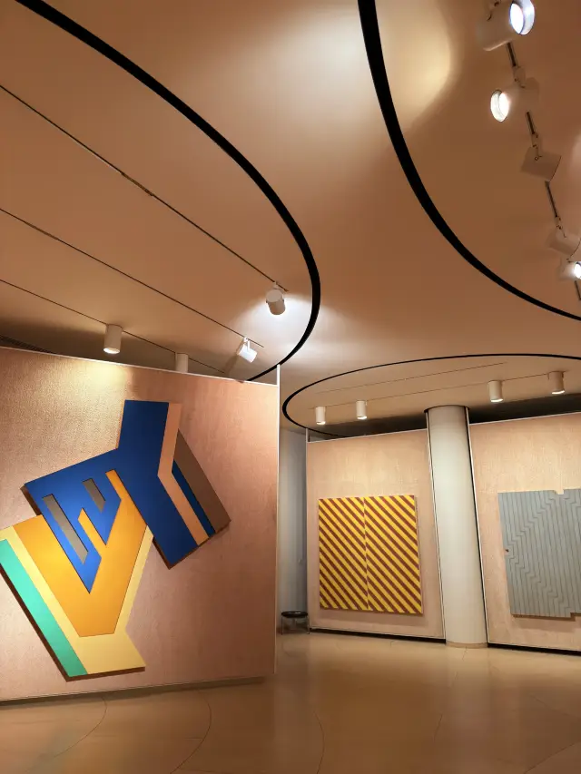 1 hour from New York | The Glass House, a home without walls