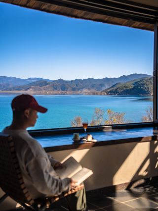 Скрытая жемчужина озера Лугу: гора богини Гэму прямо за вашим окном.