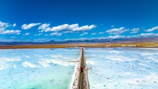 Chaka Salt Lake "sky mirror" guide to capturing exclusive shots