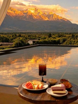 Lijiang’s new opening brings Jade Dragon Snow Mountain right into your room.